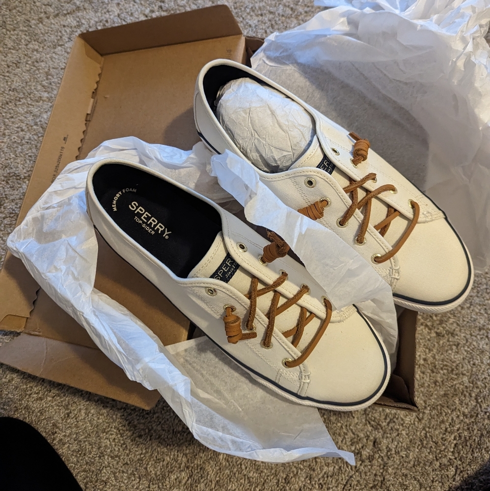 Brand new Sperry top sider sneaker